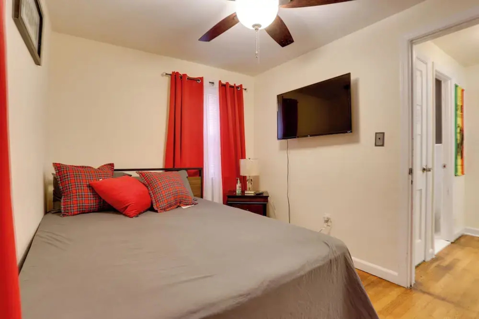 Newark Home w/ Deck & Fire Pit, 16 Mi to Nyc!