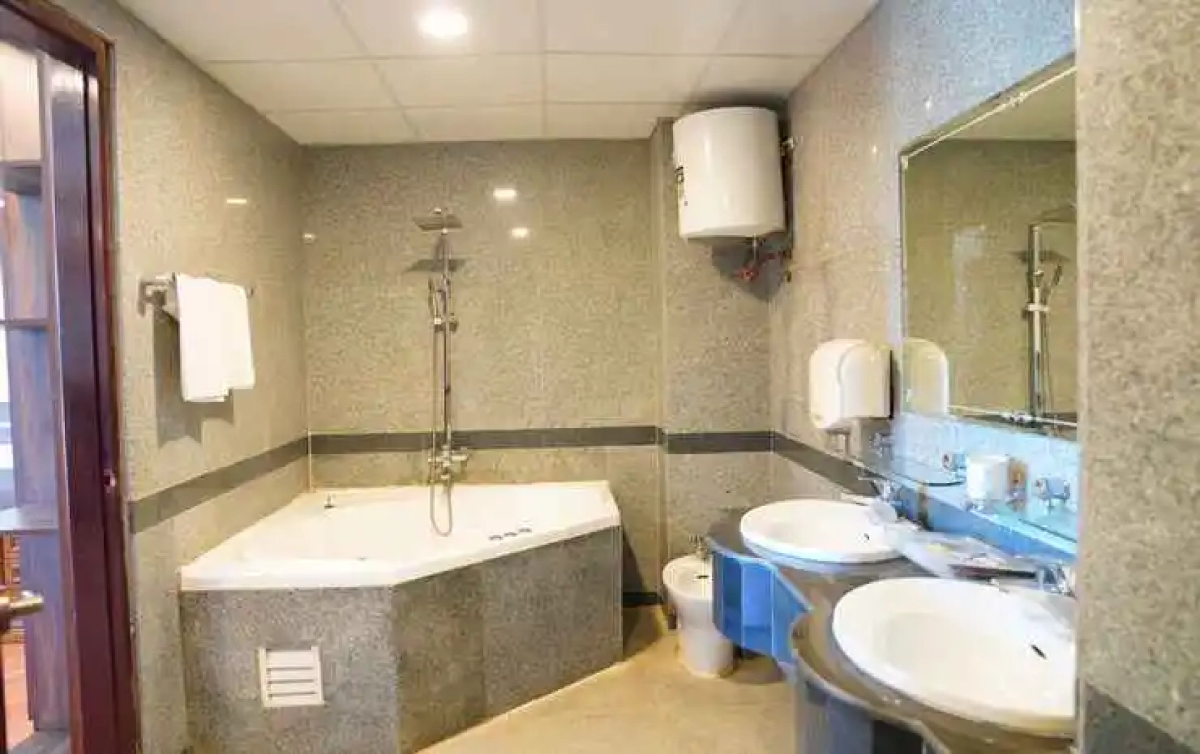 Hon Ngu Hotel Cua Lo Beach