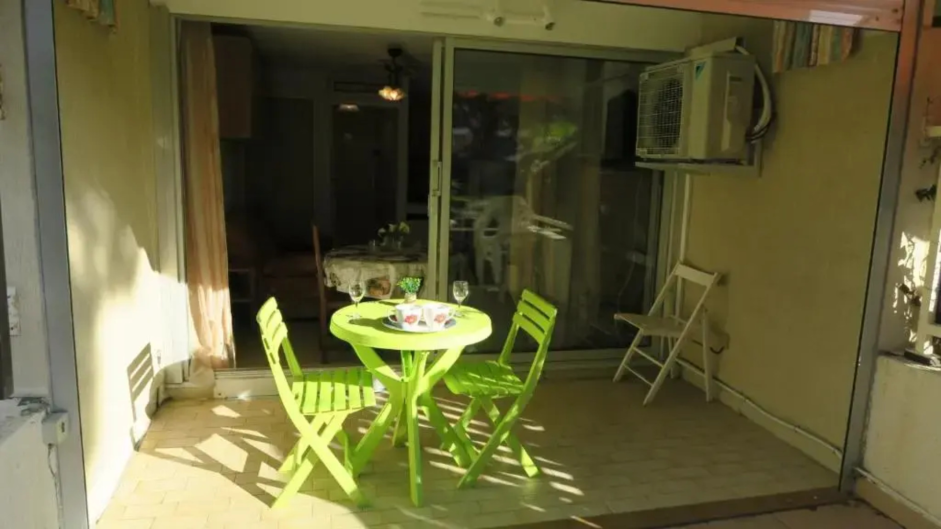 Studio 4 Couchages Avec Grande Terrasse En Rez-De-Jardin À Deux Pas Des Plages