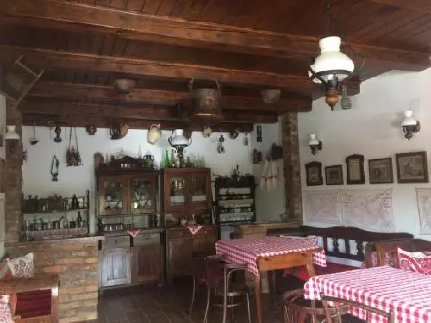 Zsuzsanna Paraszthaz