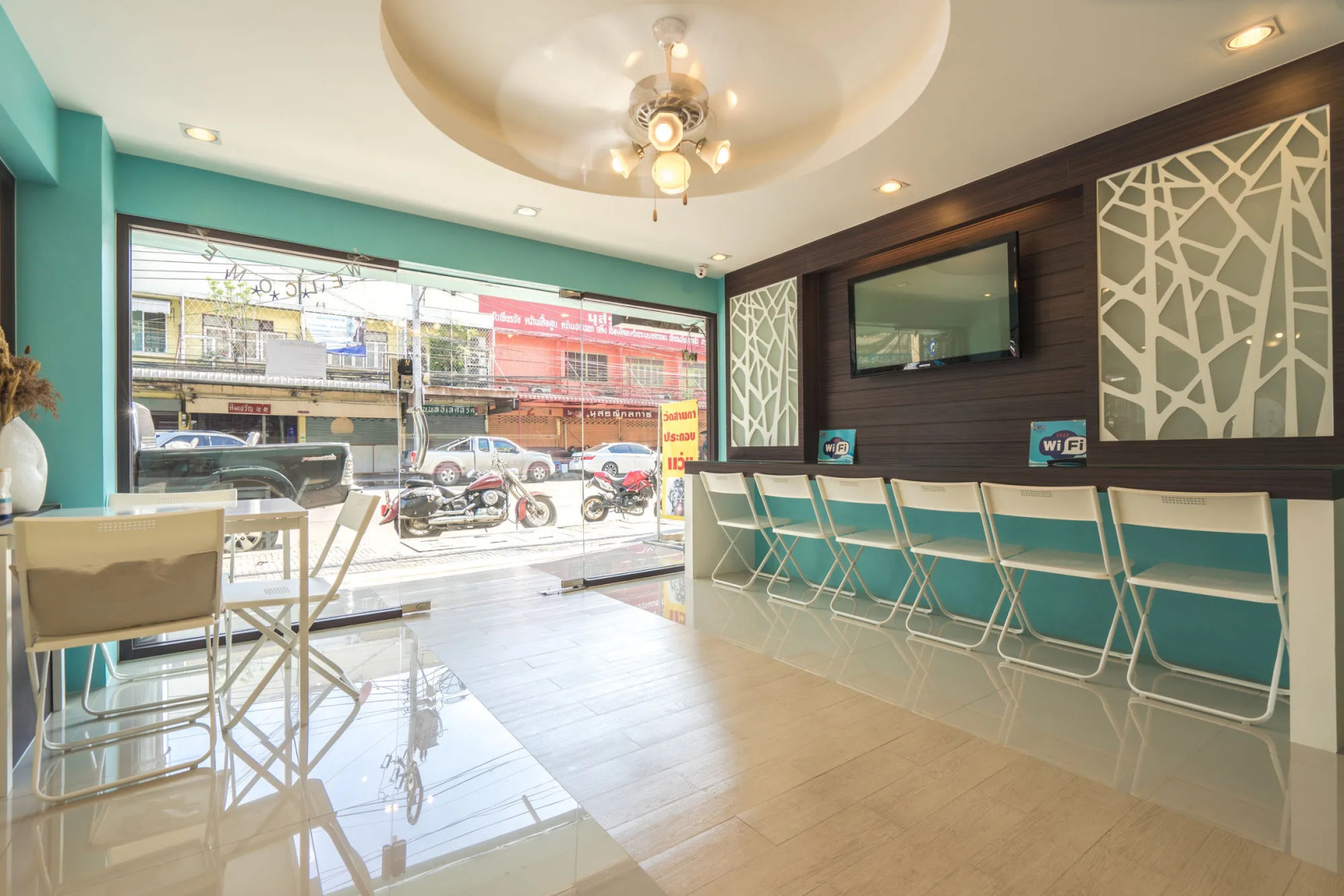 Bed by Boat Hotel & Apartment