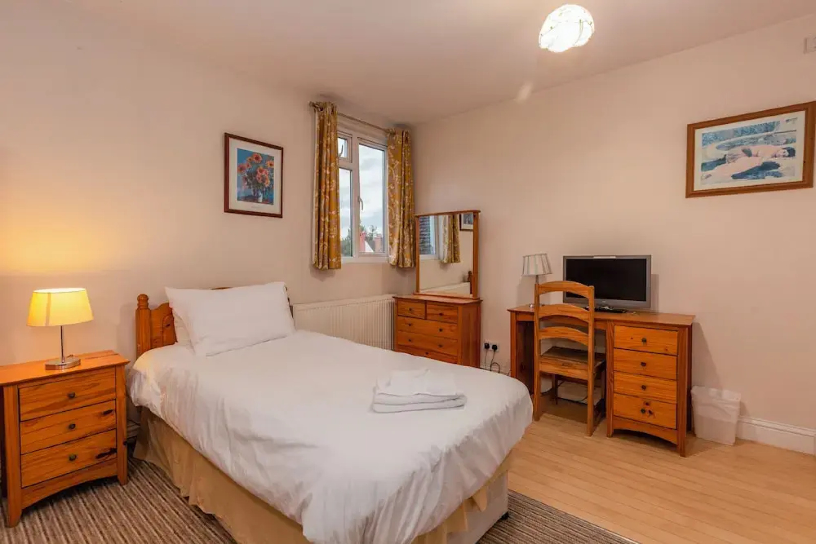 Ricky Road Guest House - Budget