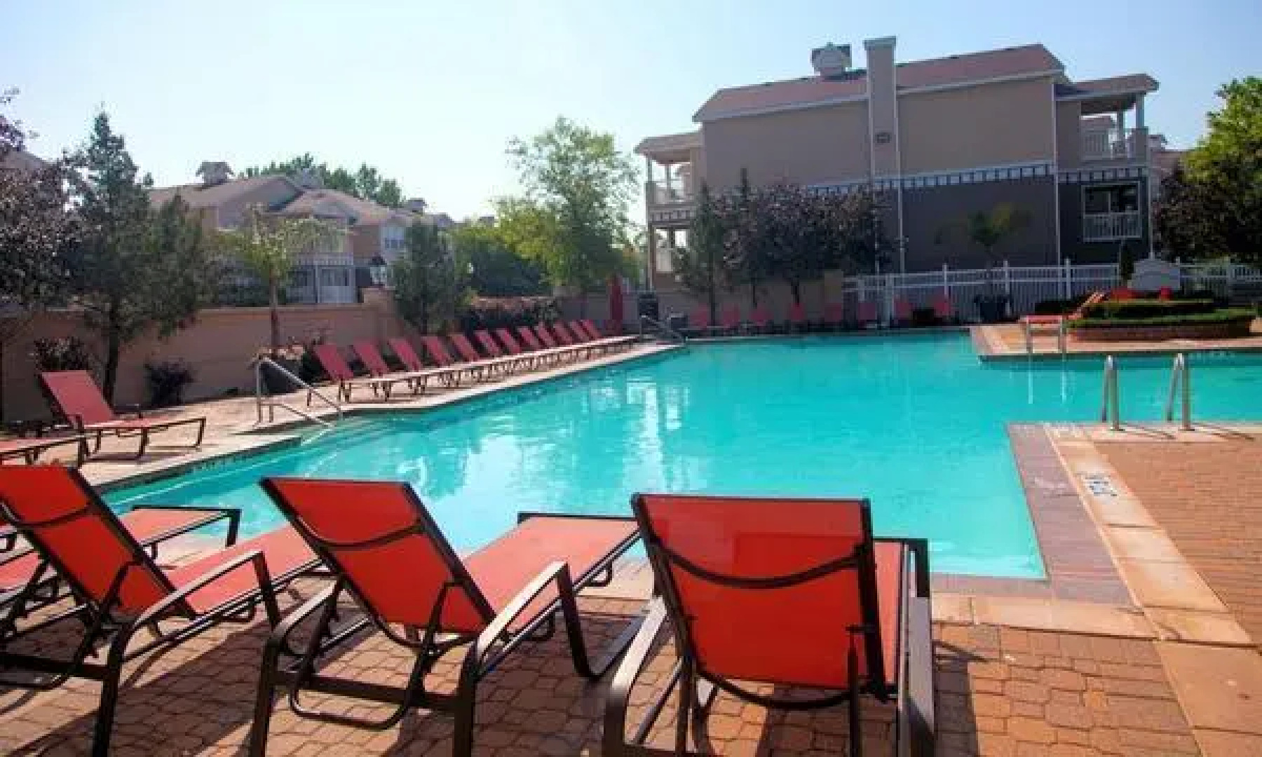 Steeplechase on Maple by ExecuStay (EXEC-MW.STEEPLE-1BR)