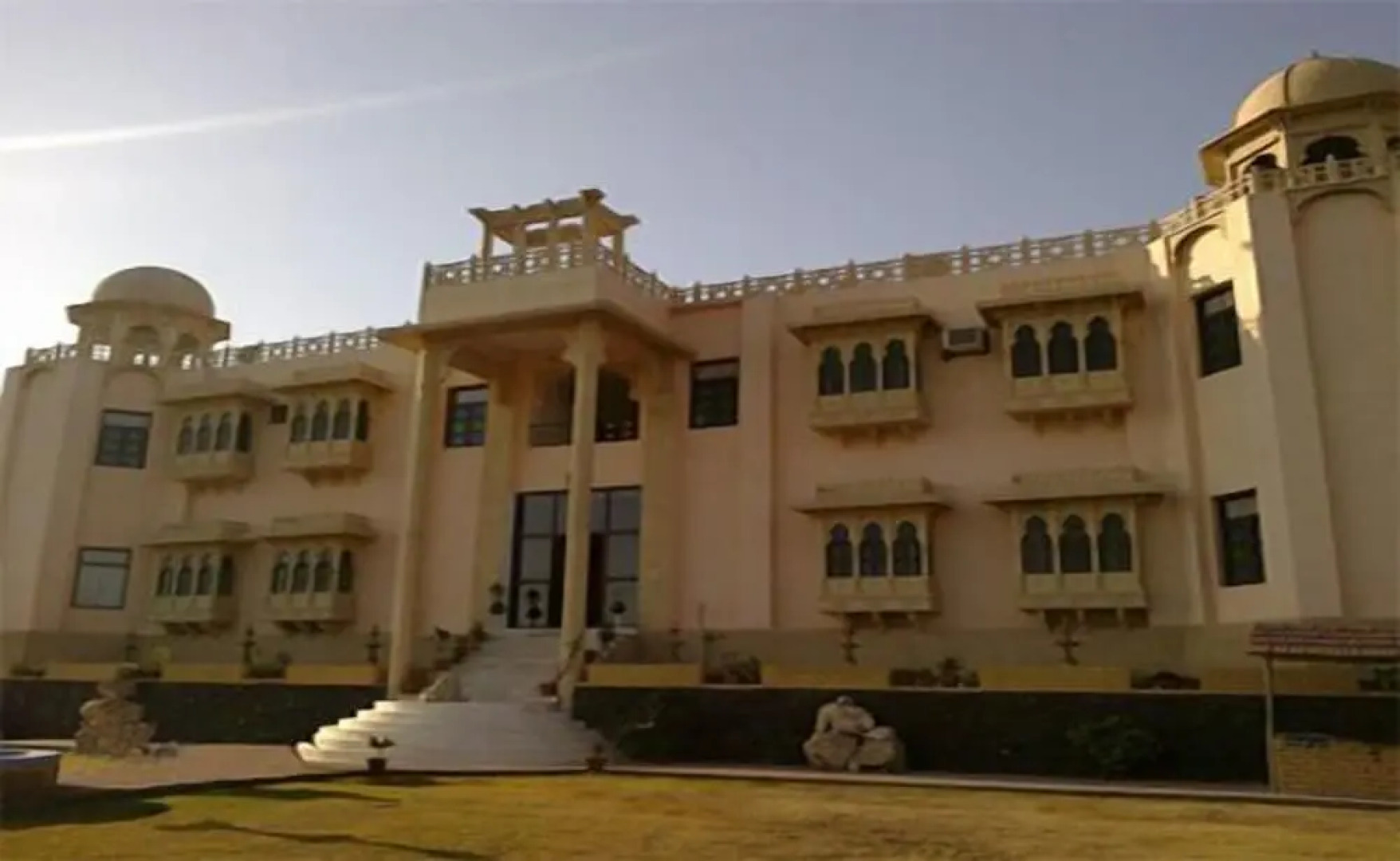 United-21 Royal Resort