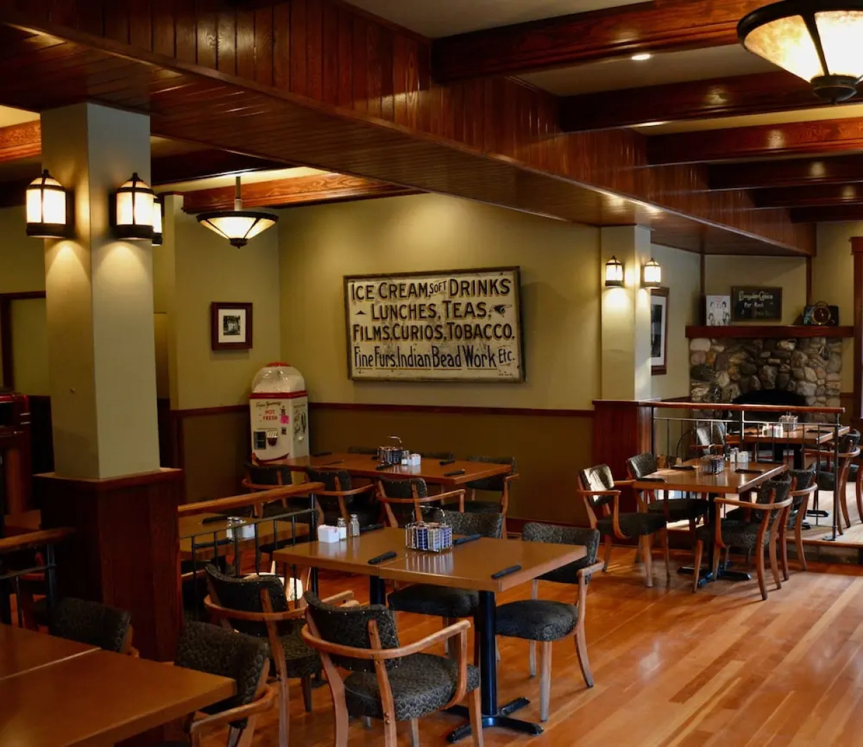 Johnston Canyon Lodge and Bungalows