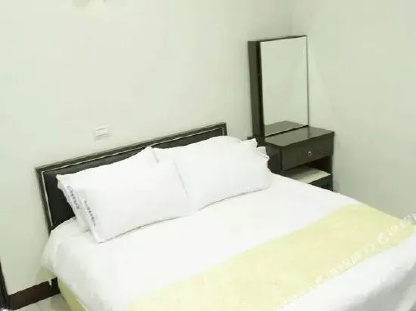 Guan Shan Falcon Hostel