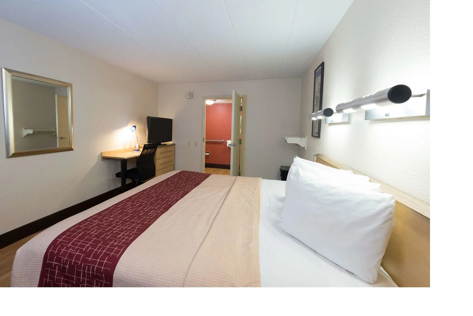 Red Roof Inn Rockford East – Casino District