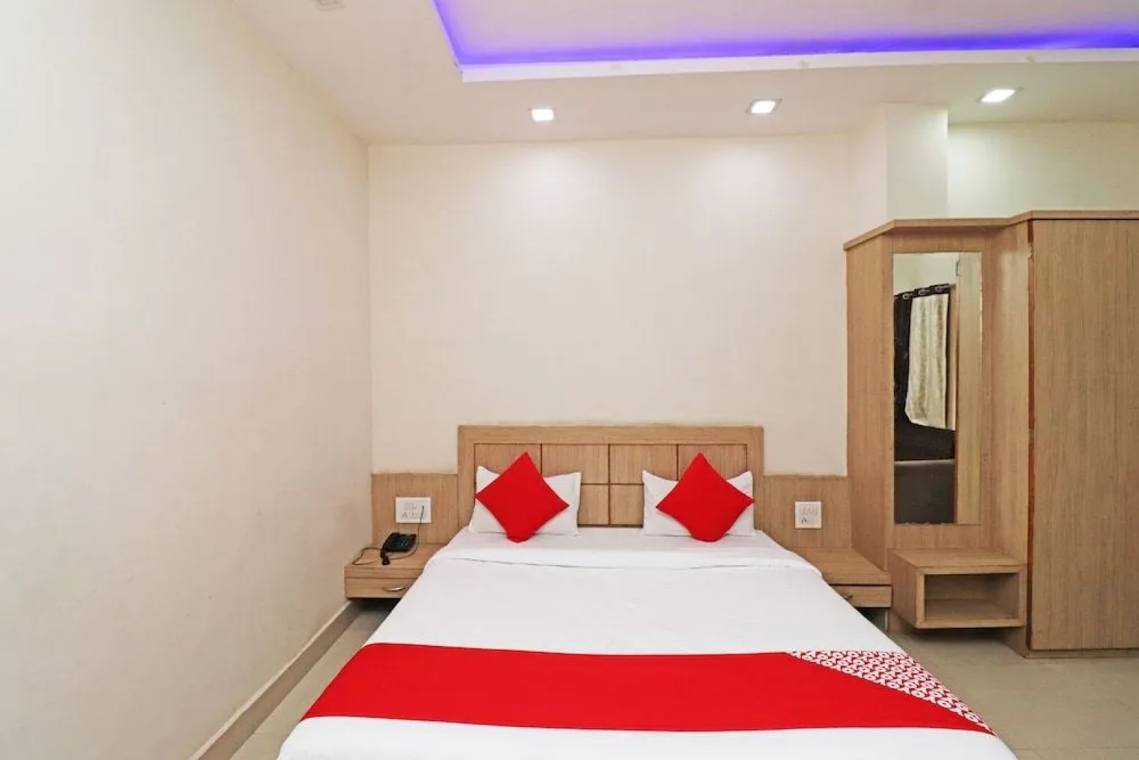 OYO 6993 Hotel Rk Residency