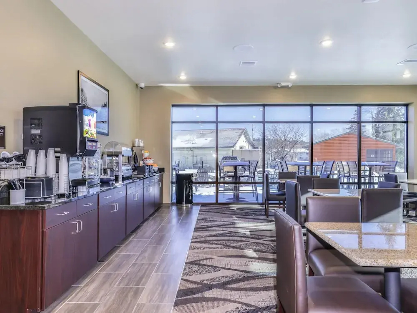 Cobblestone Hotel & Suites - Rhinelander