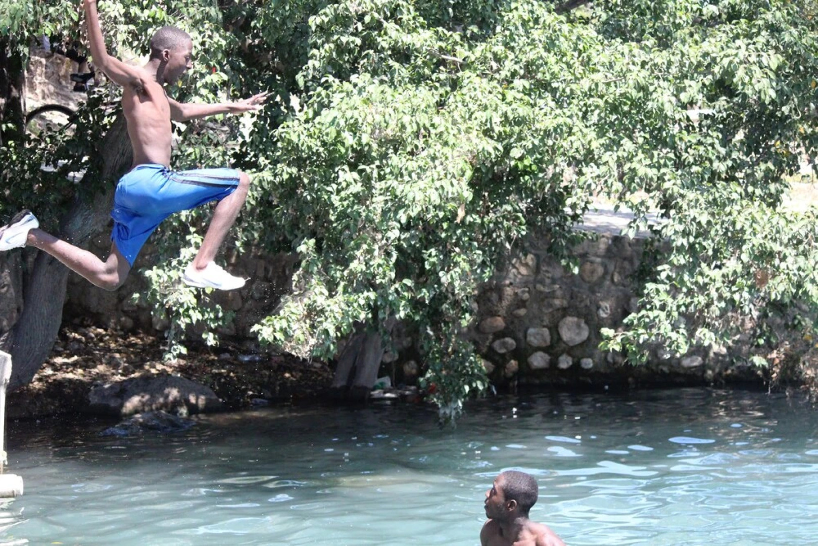 T-CA Guest House & Resto