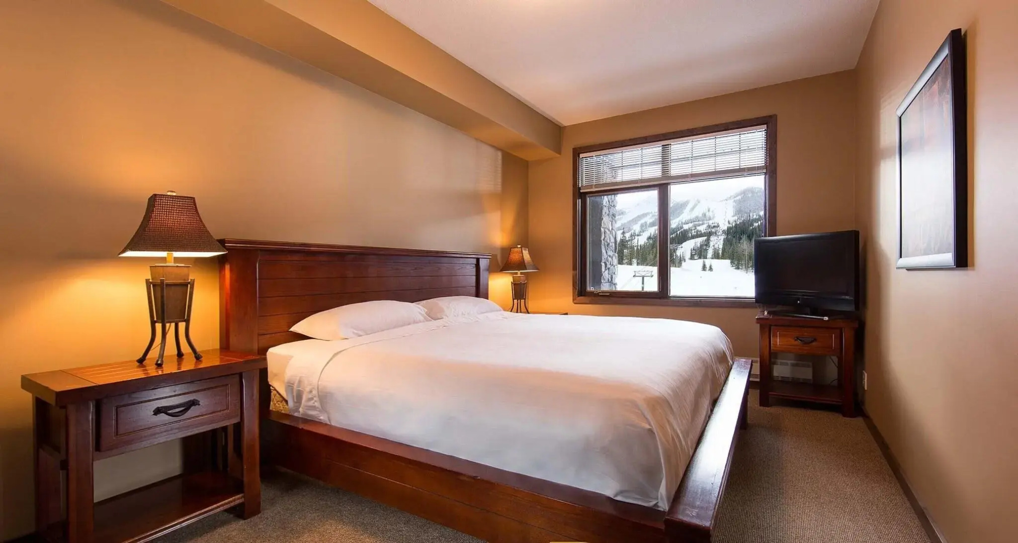 Glacier Mountaineer Lodge