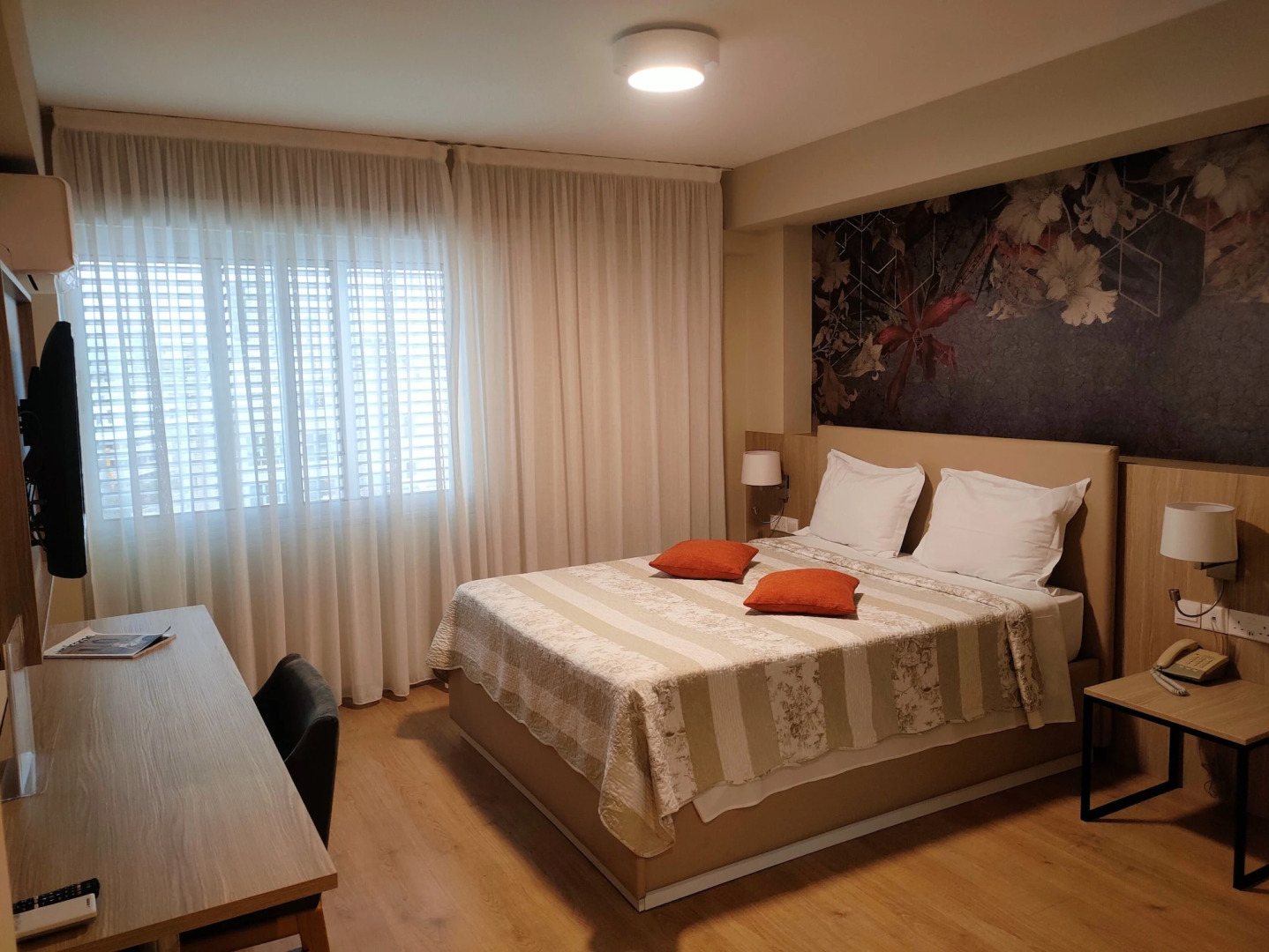 Almond Business Hotel