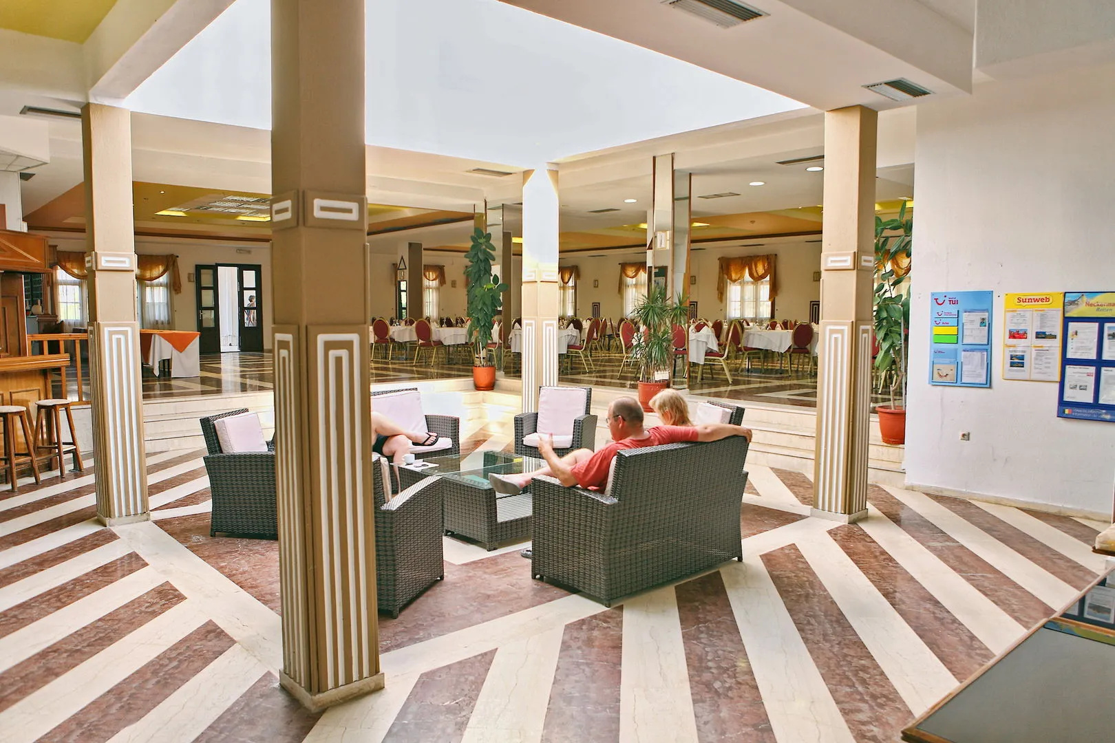 Pasiphae Hotel