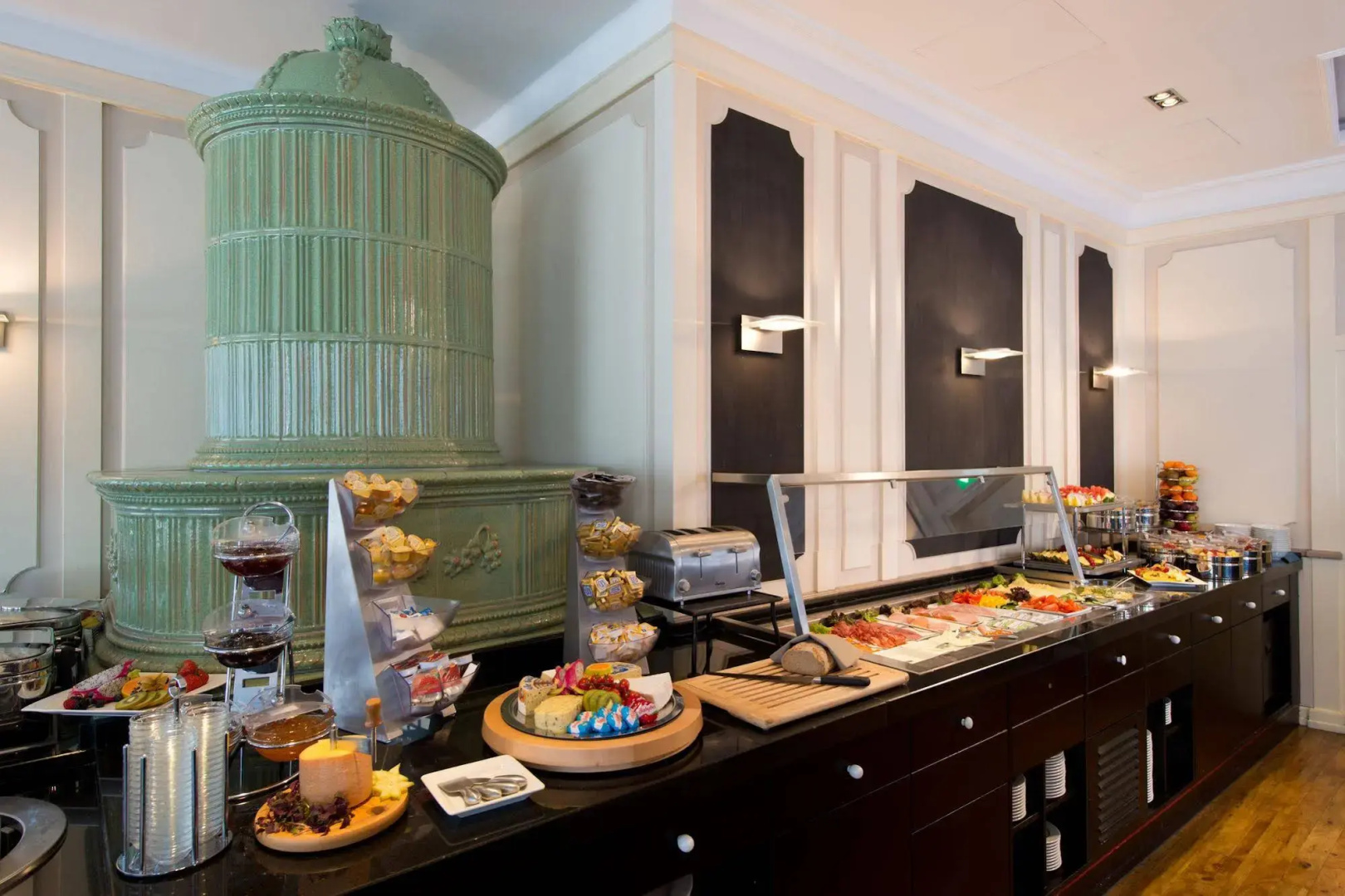 Отель The Q - Quadro City Hotel
