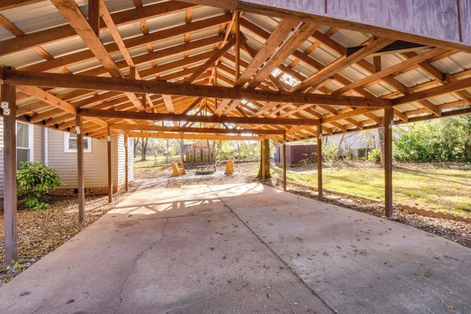 Tranquil Travelers Rest Home w/ Fire Pit!