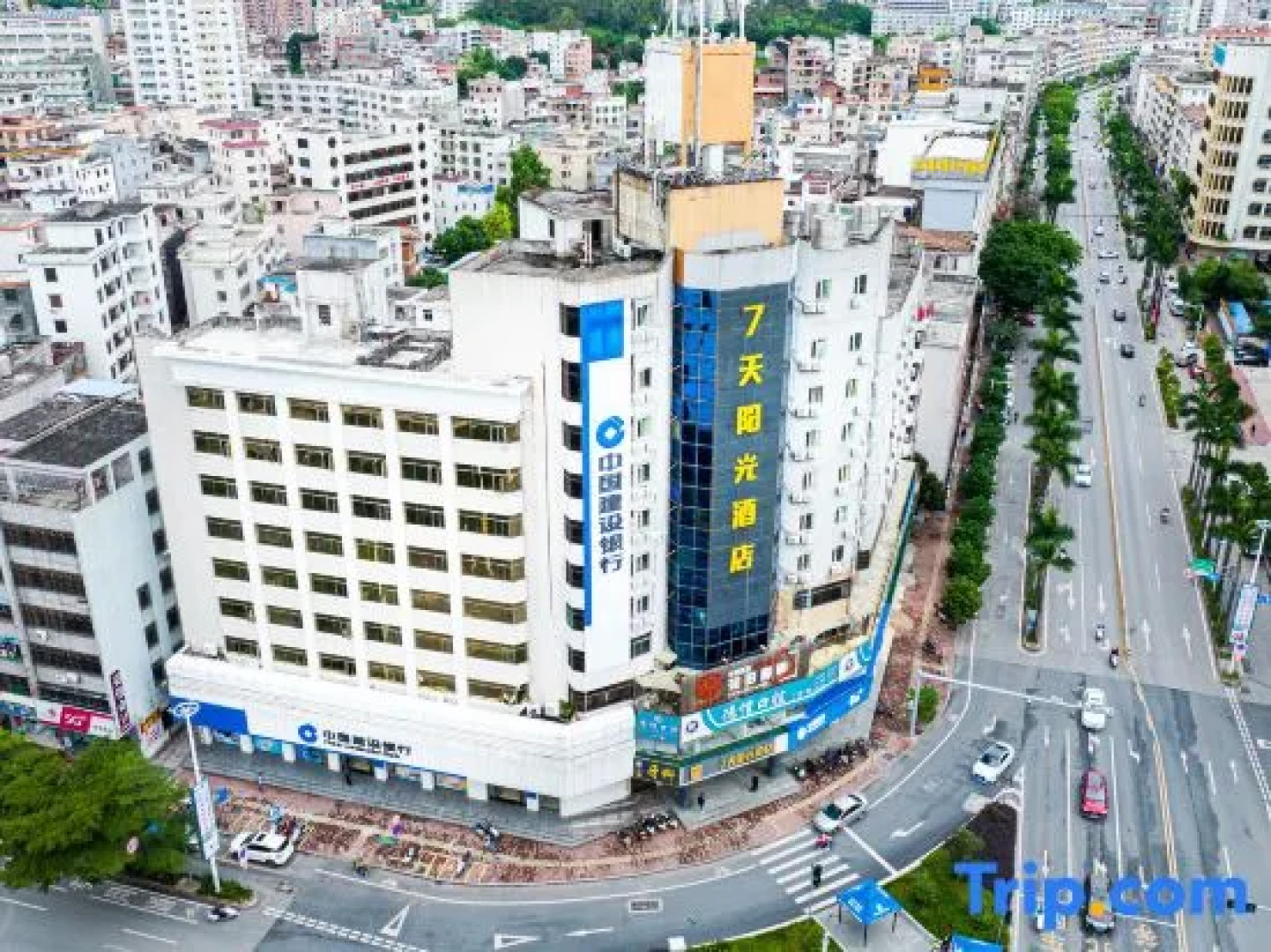 7 Days Inn Yunfu Luoding Central Branch