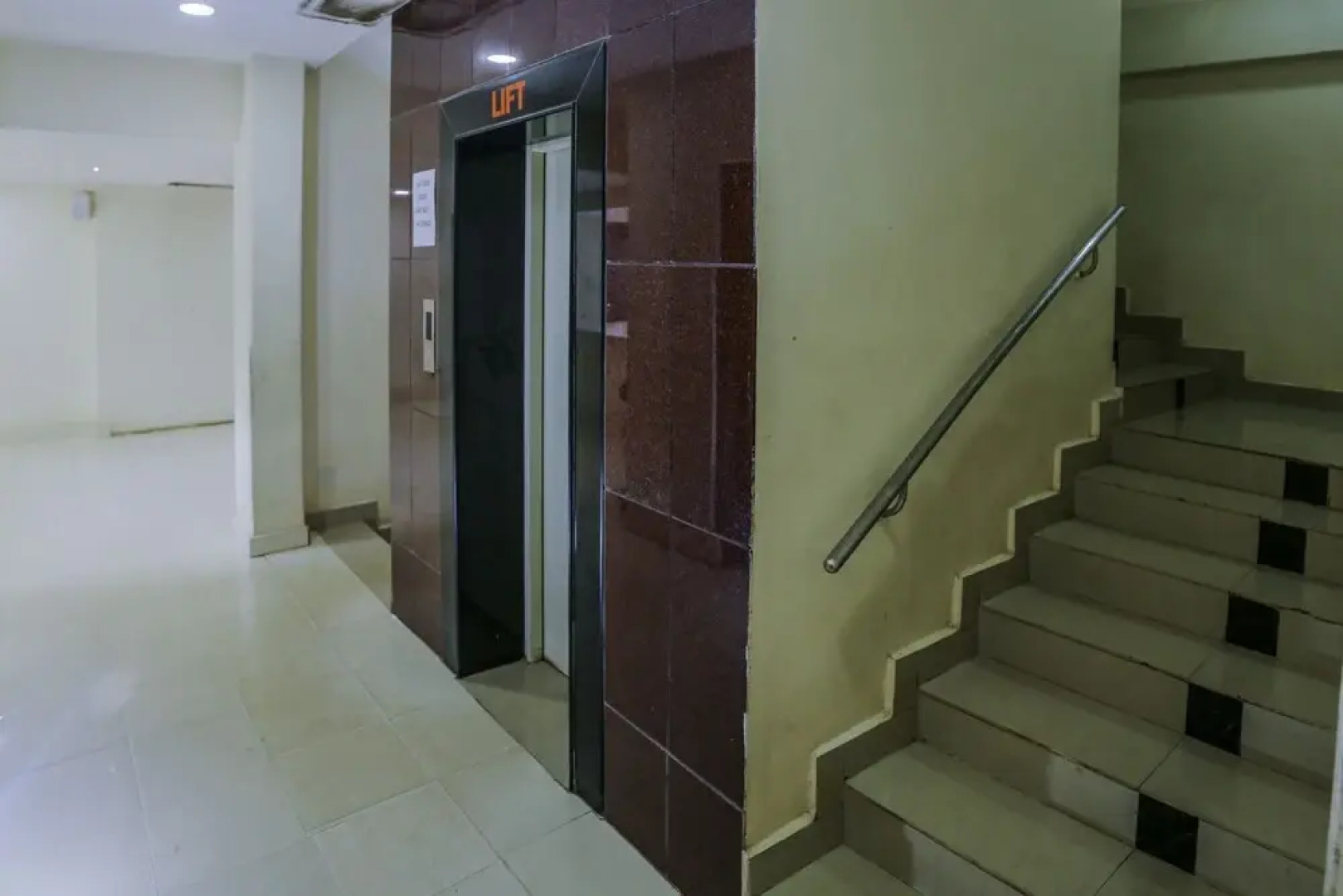 OYO 24519 Hotel Mother Palace