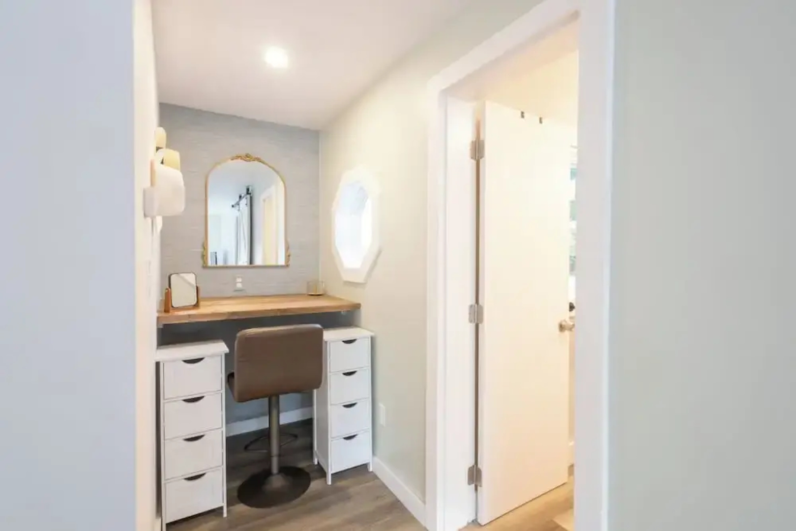 Private Pool & Screened Deck: Mashpee Home!