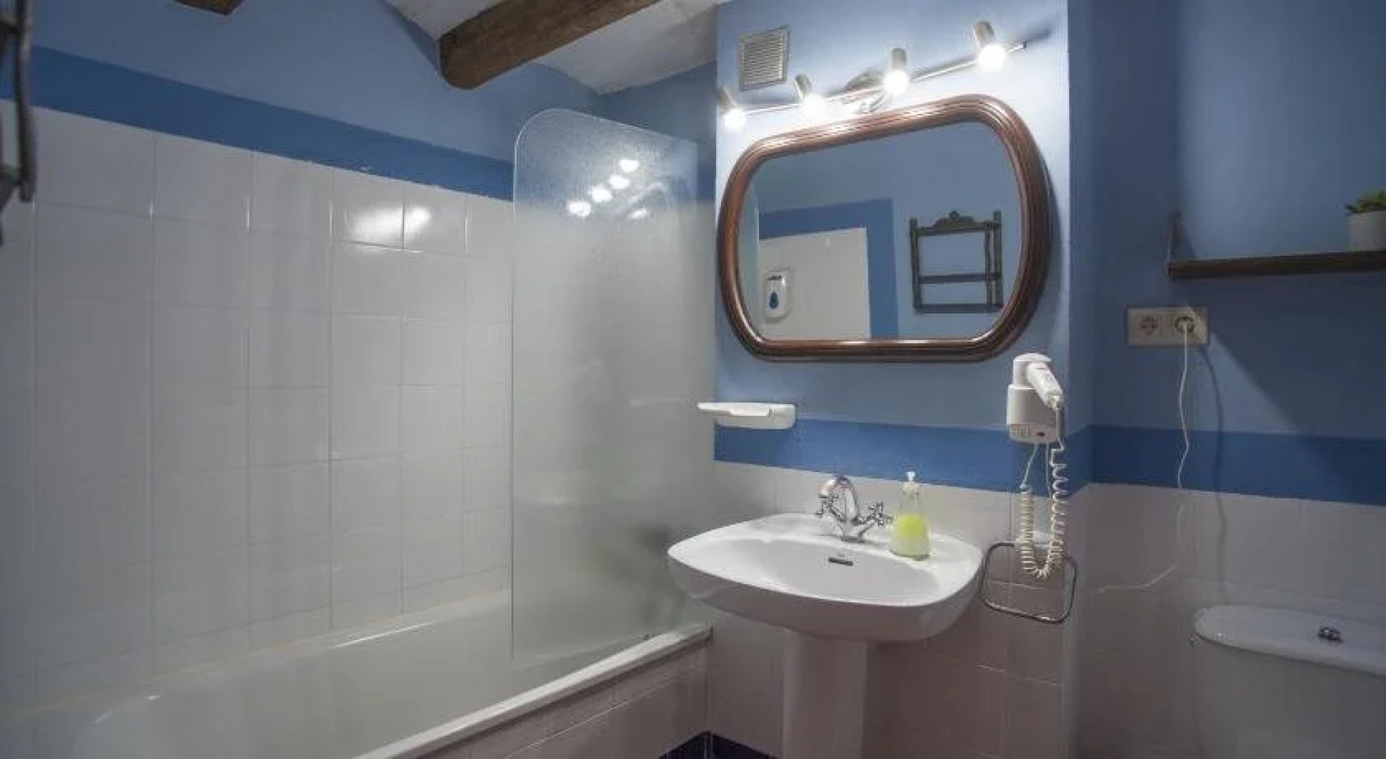 Alojamiento Rural Font del Roser