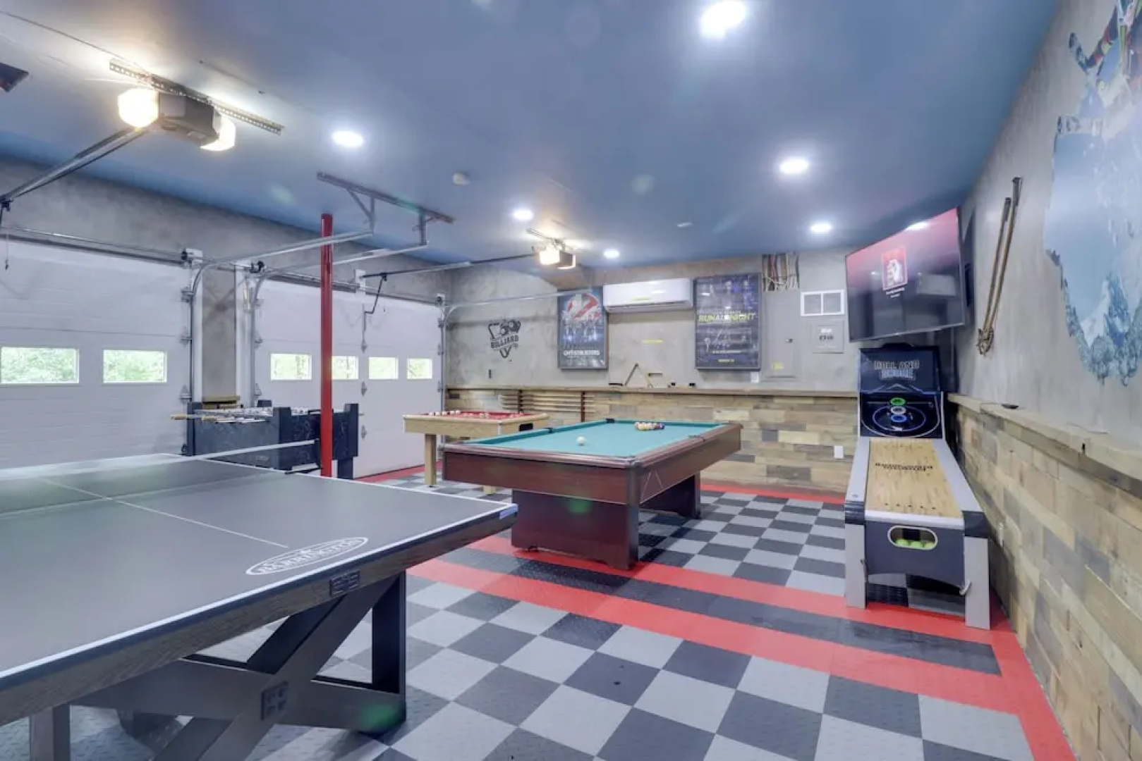 17-seat Theater, Hot Tub & Game Room: Ideal Home!
