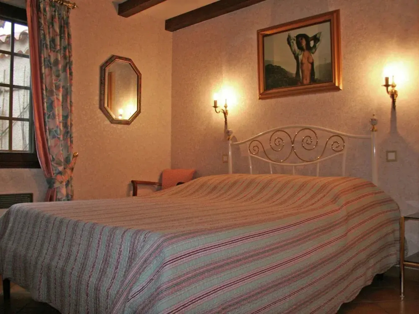 Vintage Holiday Home in Cotignac With Heated Private Pool