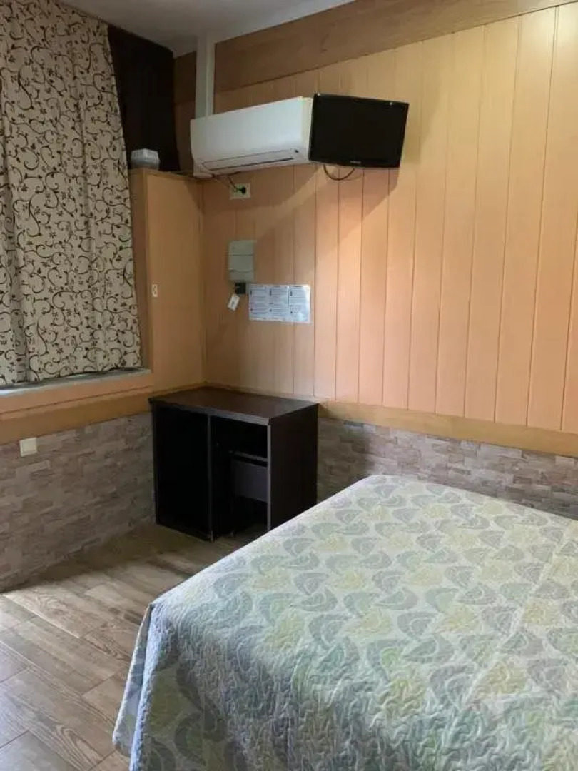 Hostal - Bungalows Camping Cáceres