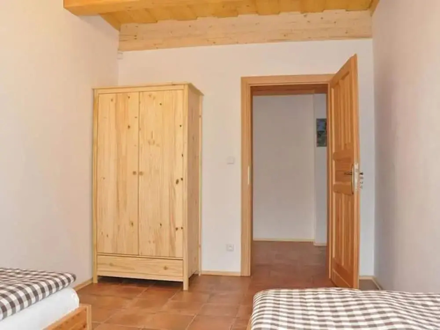 Spacious Cottage With 5 Bedrooms, Woodburning Stove, Sauna, Near Ski Lift