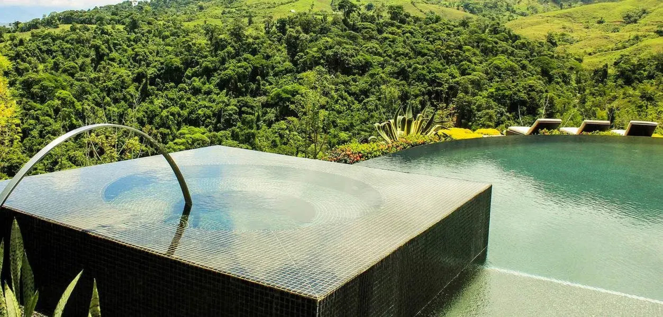 Hacienda AltaGracia, Auberge Collection