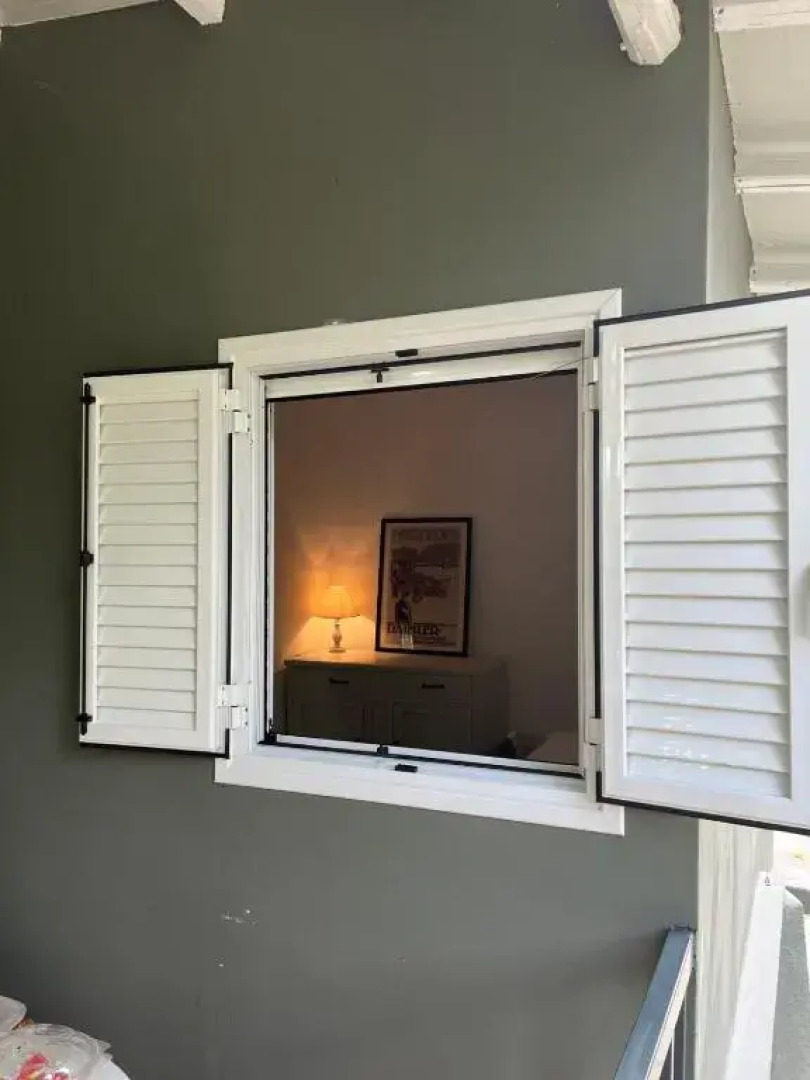 Detached renovated cottage with a garden 3 min walk from the beach