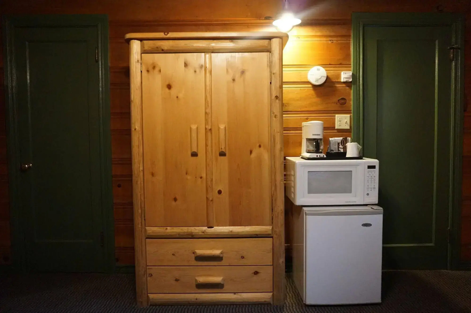 Shaver Lake Village Hotel