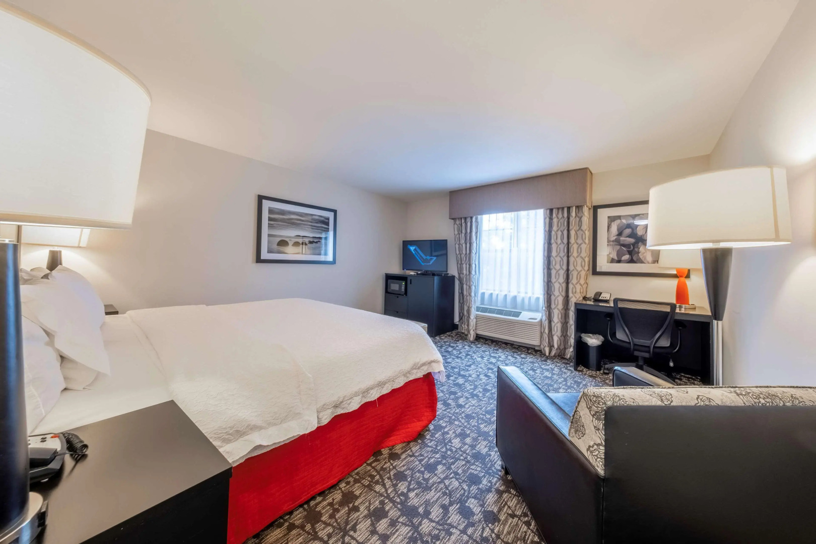 Hampton Inn & Suites DuPont