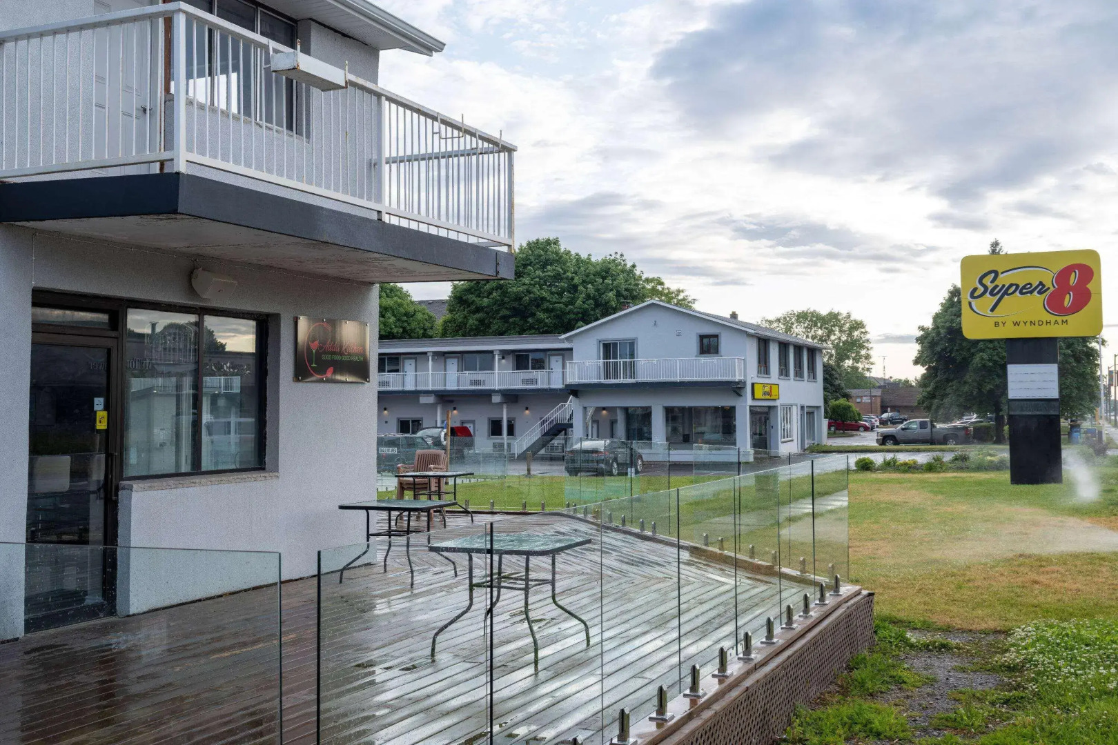 Super 8 By Wyndham Niagara Falls On