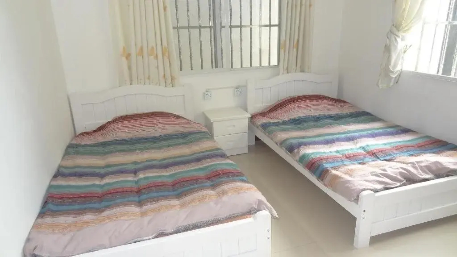 In the Spring International Youth Hostel