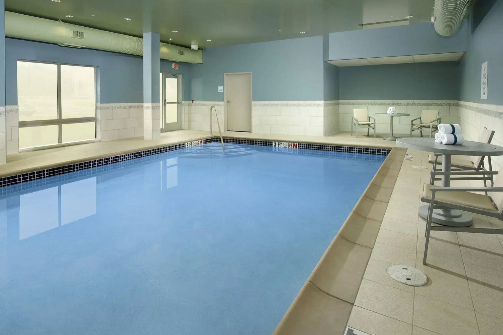 Holiday Inn Express & Suites Altoona by IHG