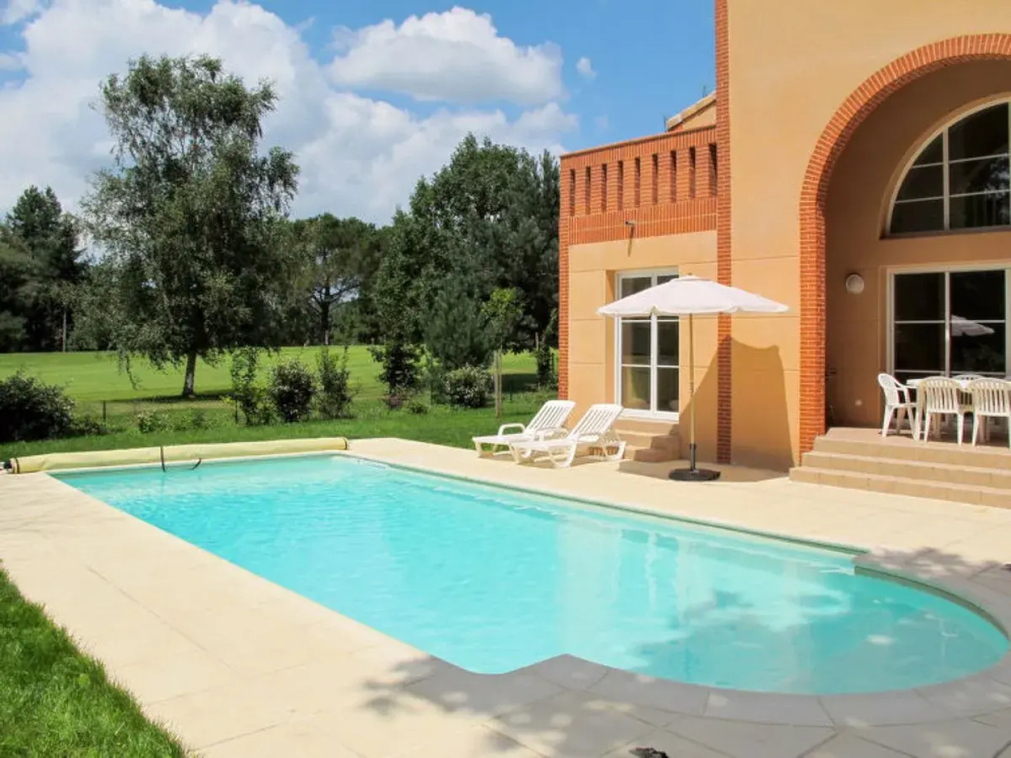 Domaine Royal Green (MZA101)