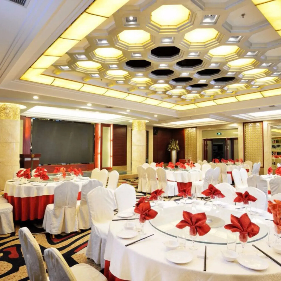 Yili Black Bee Manor Eco Hotel