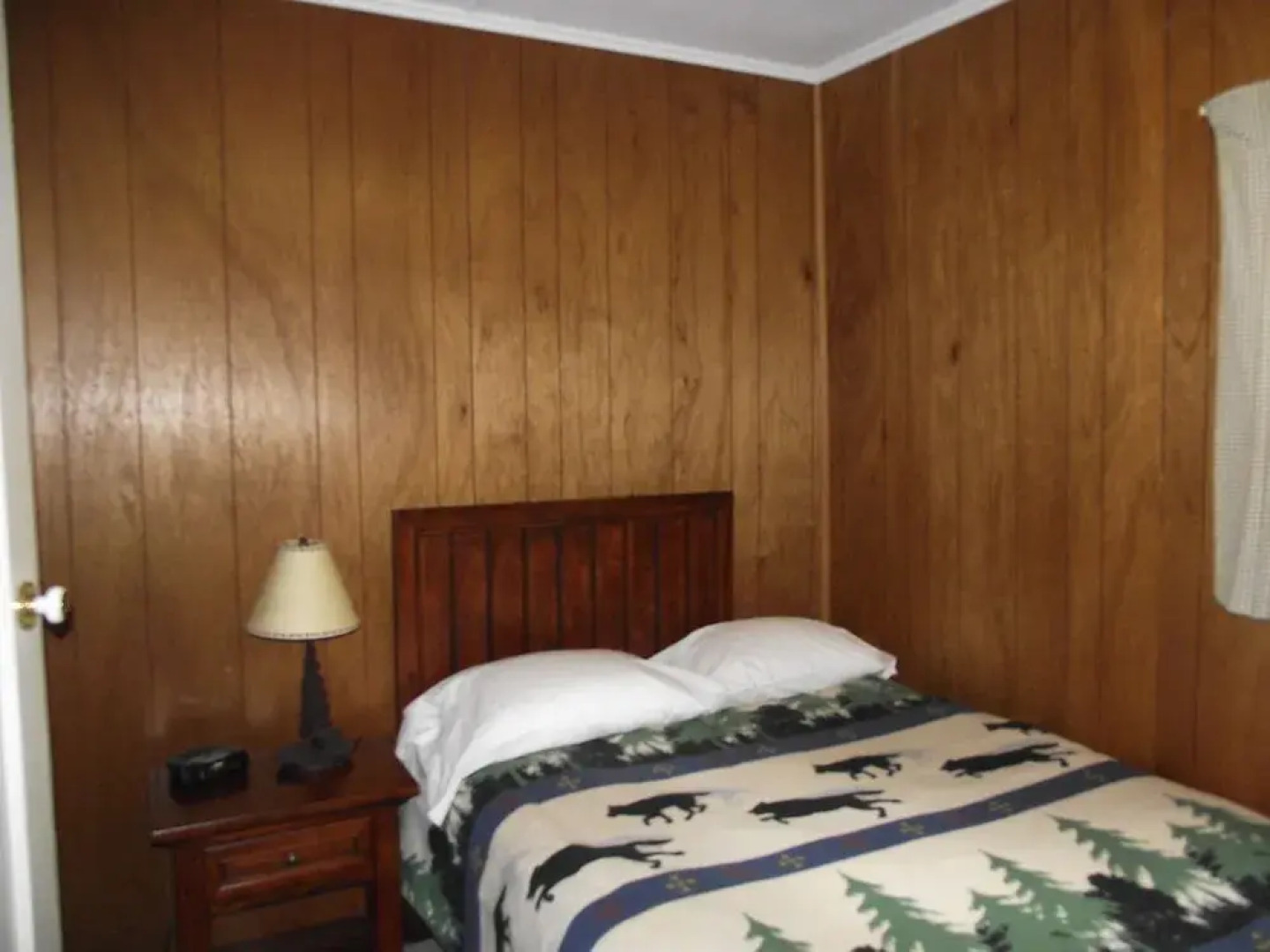 Cedars of Lake Eugenia - Cottage Resort