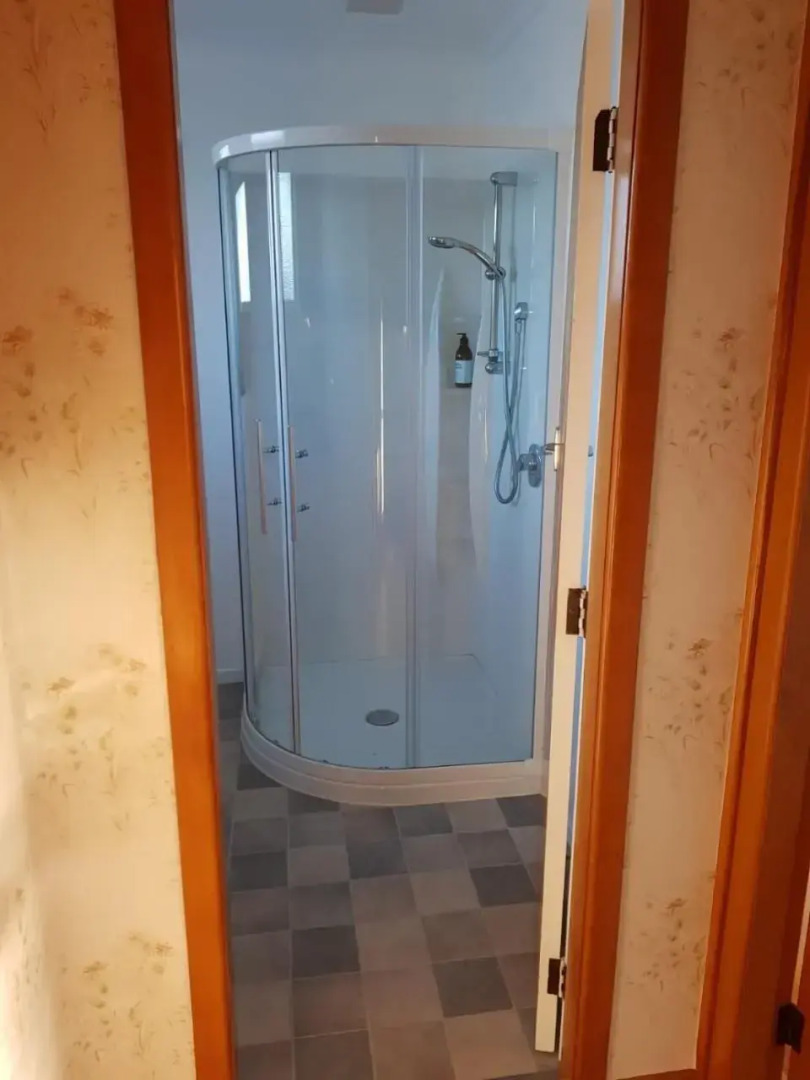 Super Central Cosy Greytown House with Garage