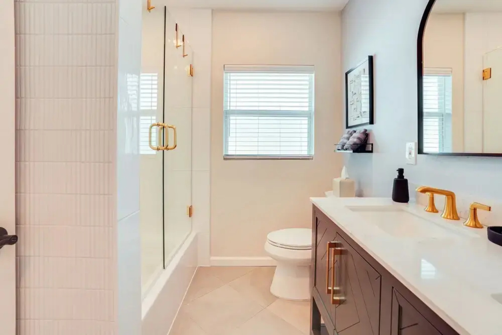 Mid-century Lakeland Home w/ Game Room!