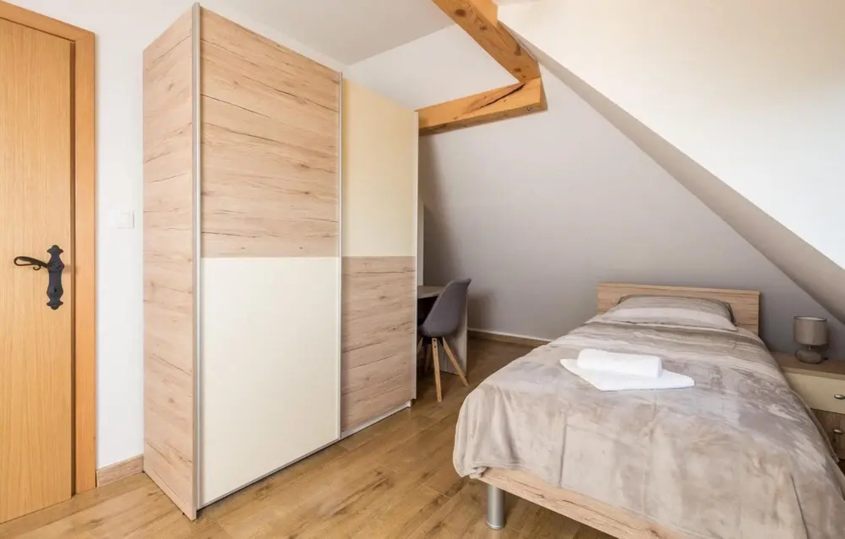 Amazing Home in Otocac With Wifi, 4 Bedrooms and Outdoor Swimming Pool