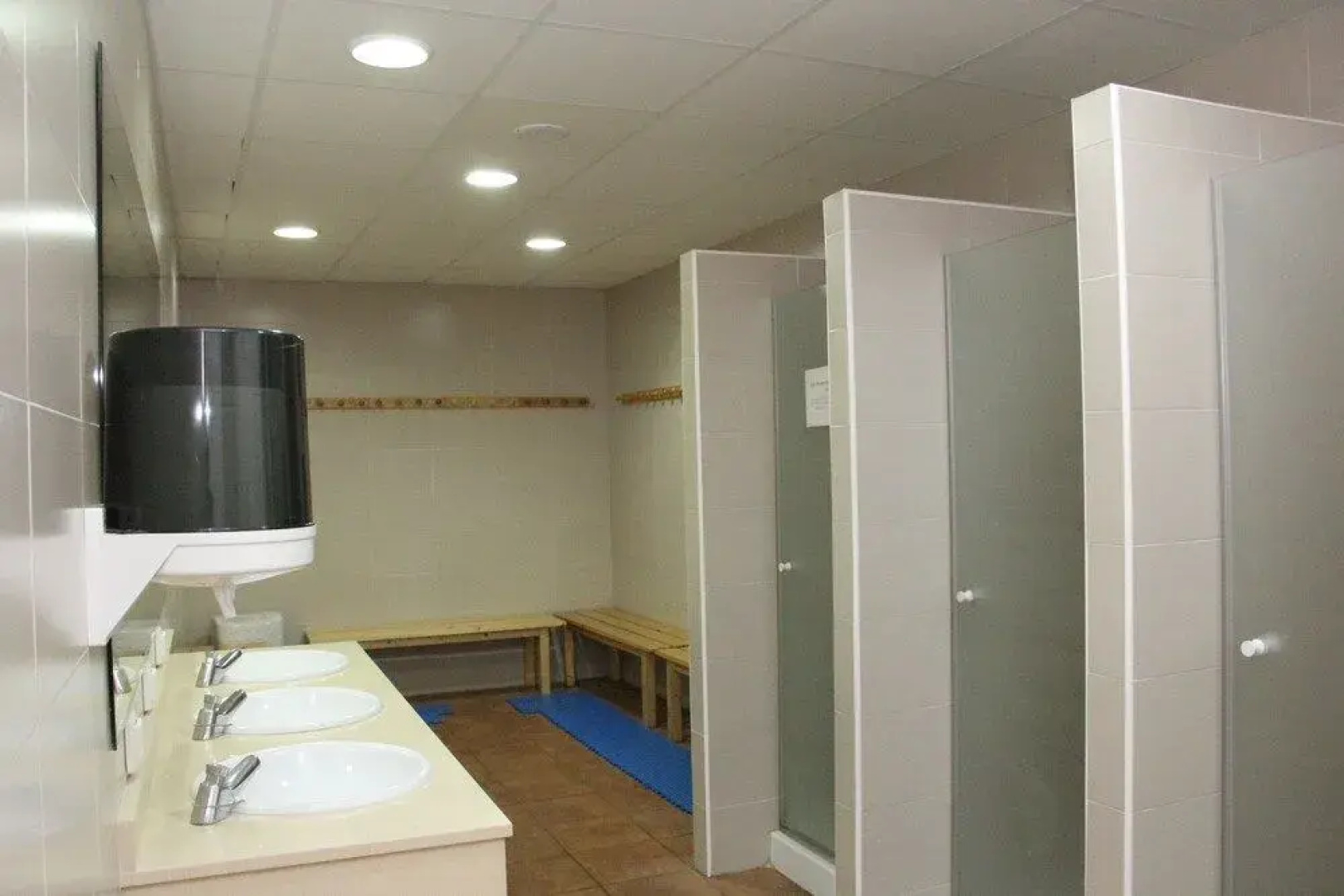 Hostel & Gym Relise - Albergue Juvenil