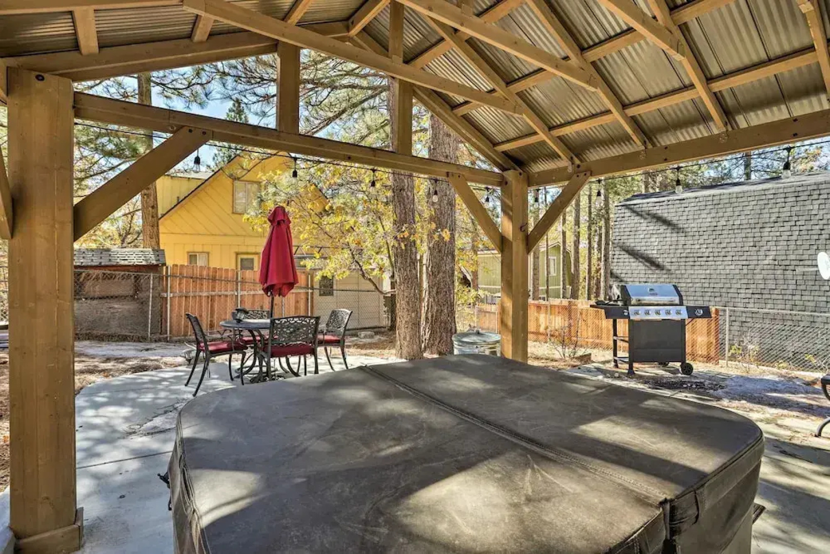 Cozy A-frame w/ Hot Tub Near Arrowbear Lake!