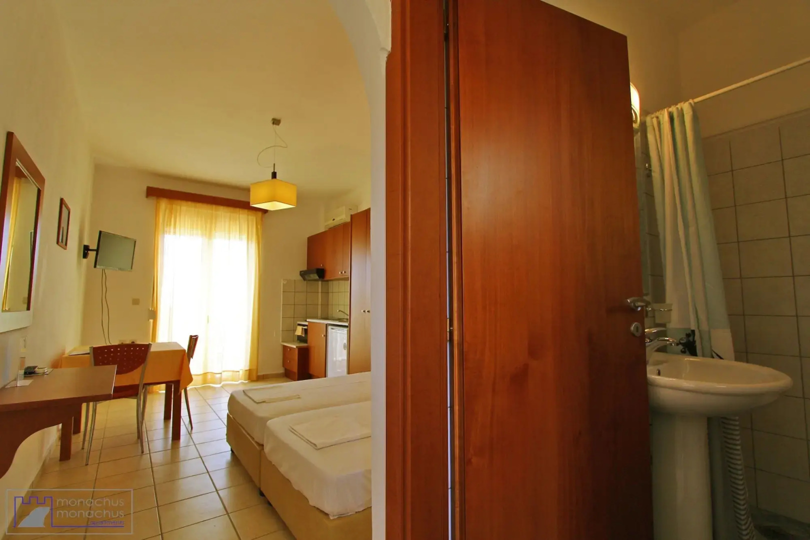 Monachus Monachus Apartments