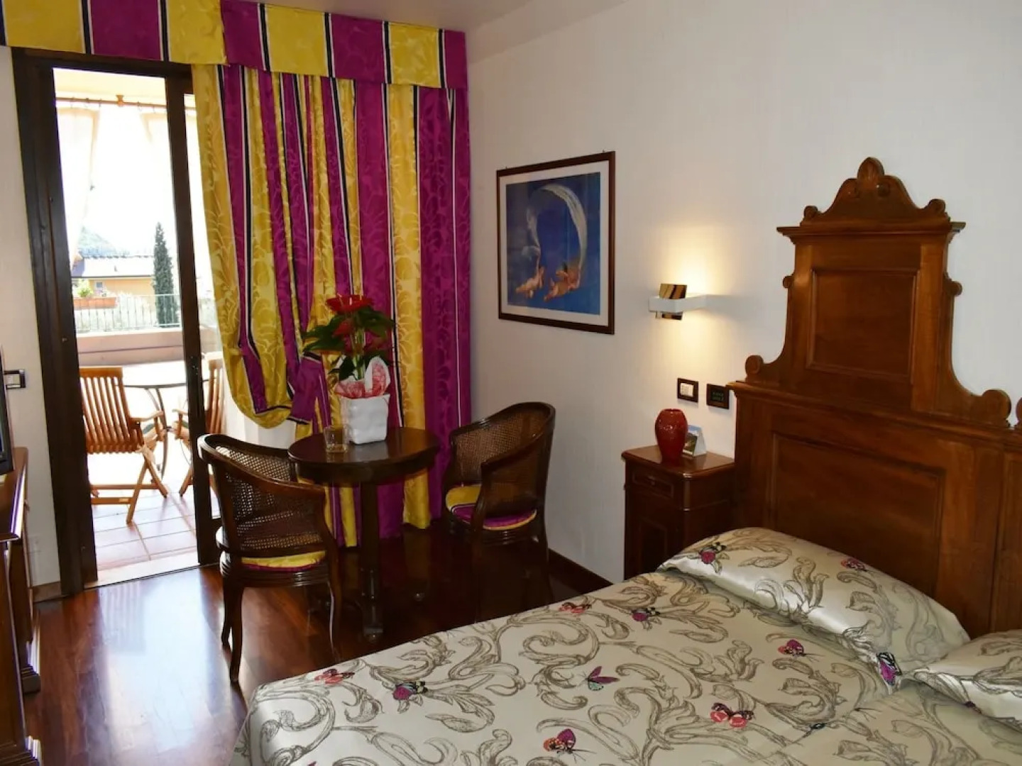 Villa Madrina Lovely and Dynamic Hotel