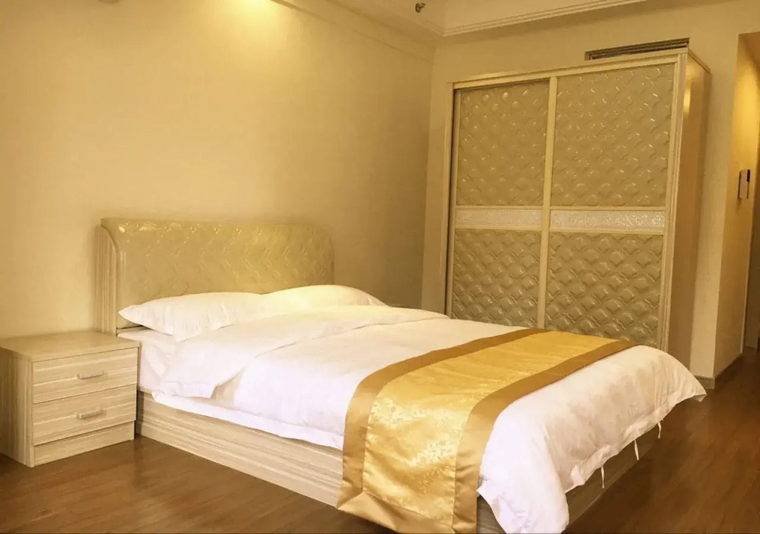 Shanghai Shang Pin Yuan Service Apartment