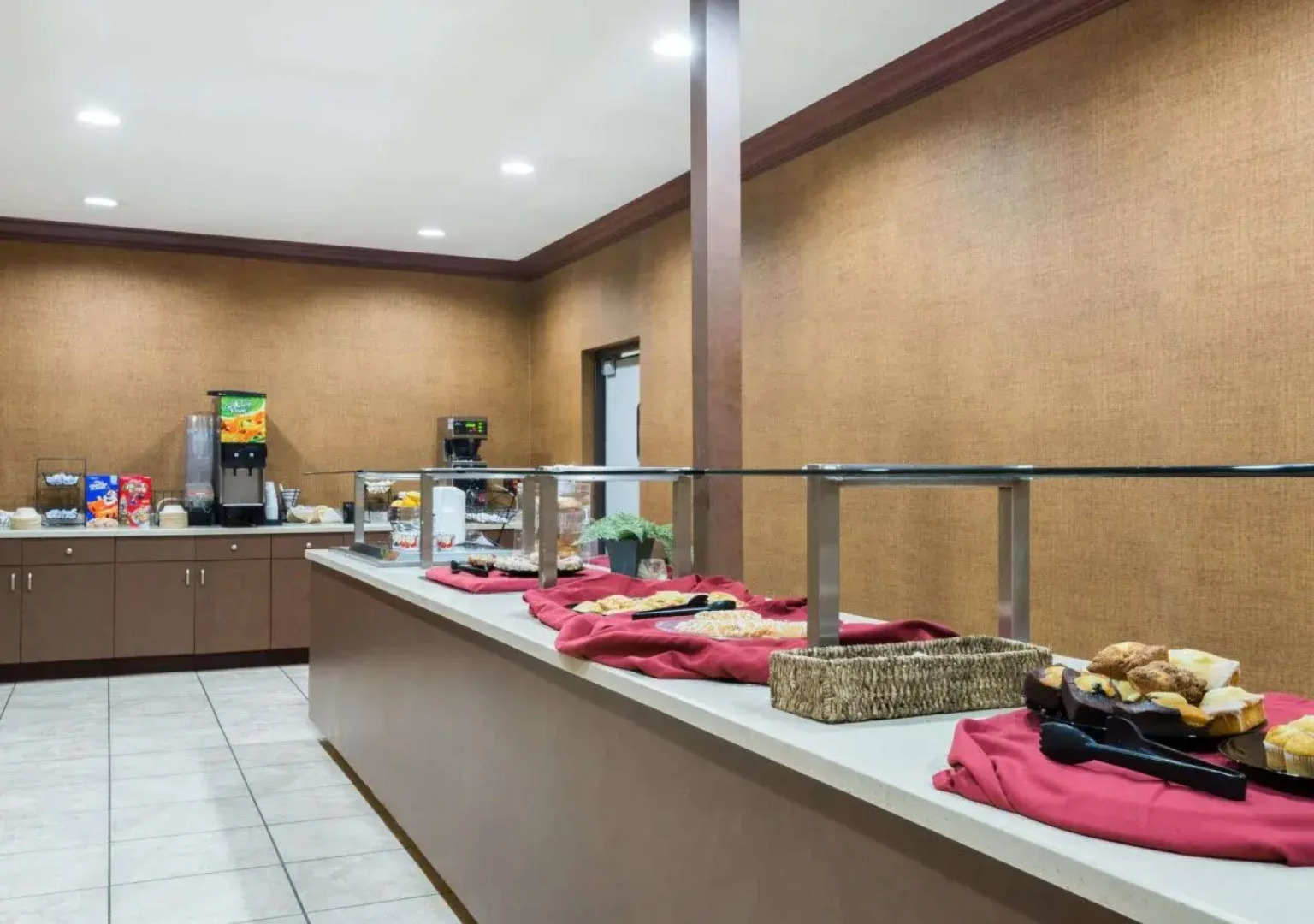 Delta Hotels by Marriott Cincinnati Sharonville