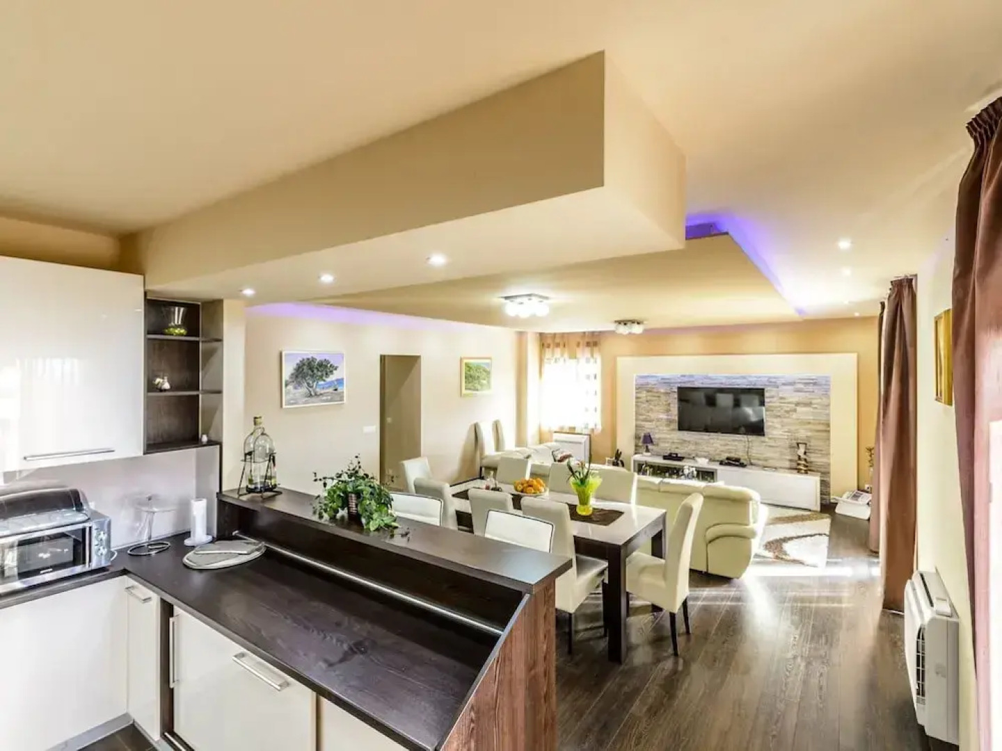 Villa Pave - Six-bedroom Villa With Terrace and Swimming Pool