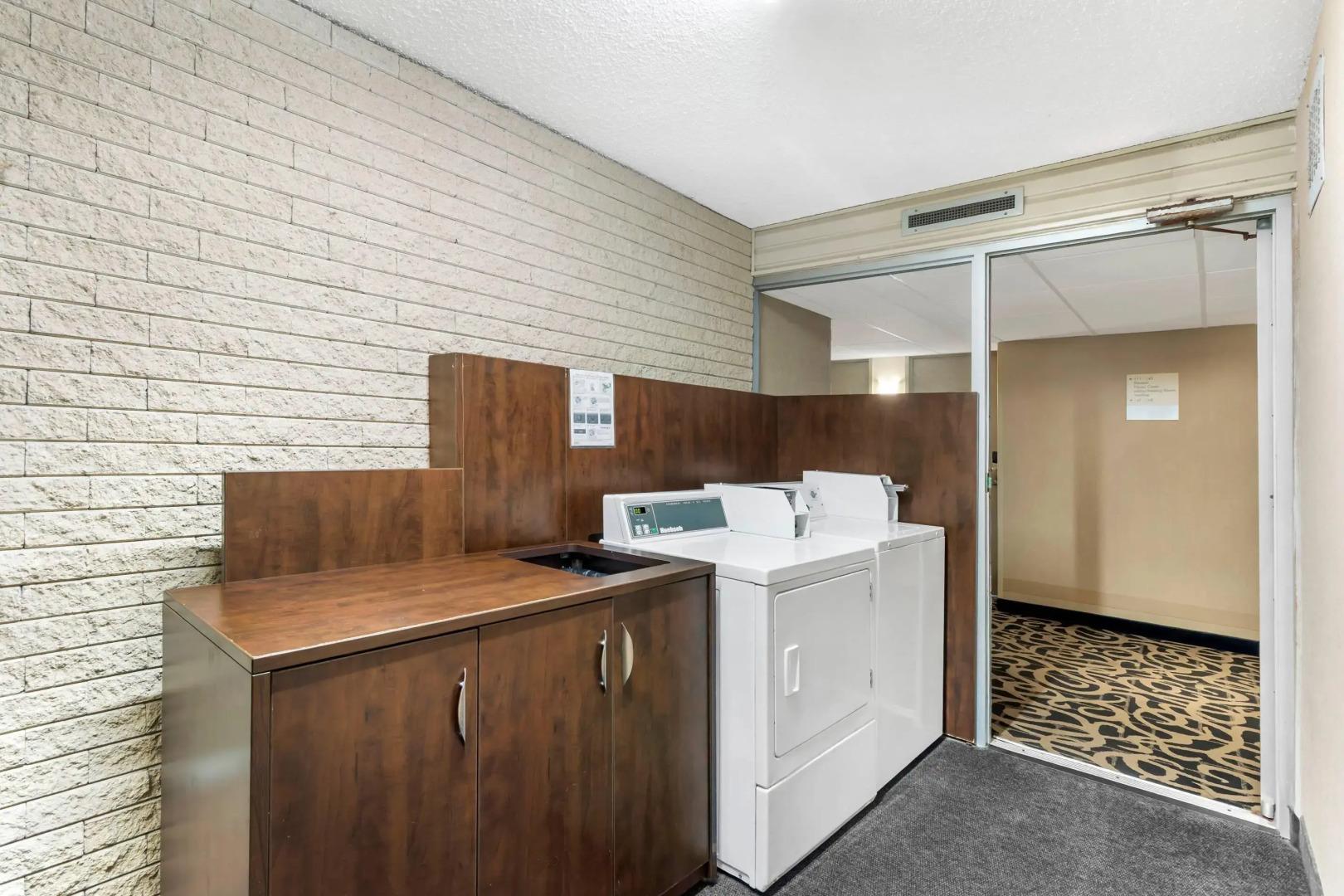 Clarion Hotel & Suites