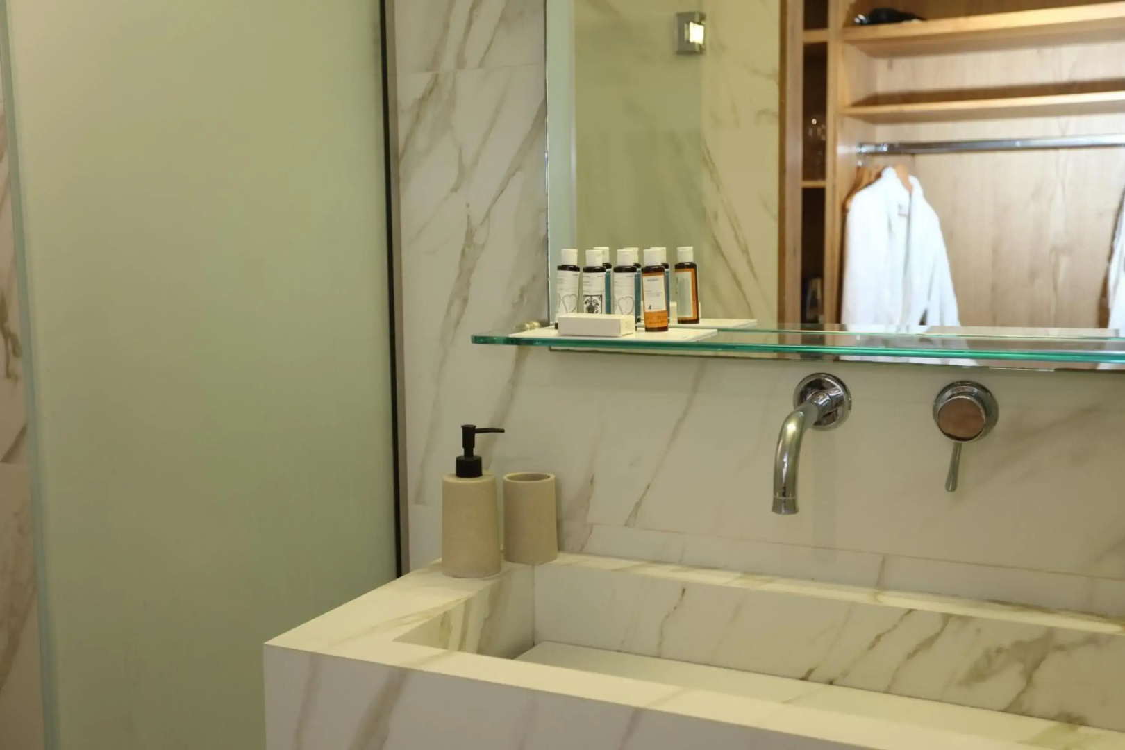 Ammos Suites