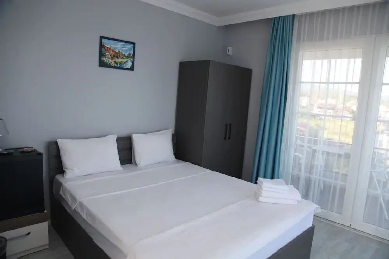 Edda Otel Suit